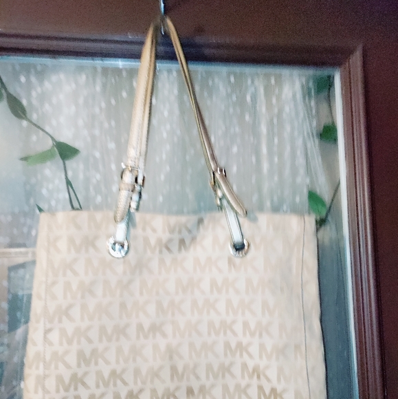 Michael kors tote - Picture 2 of 3